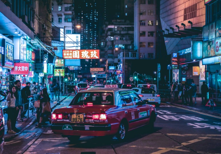 Taxi trong một khu phố của Hong Kong