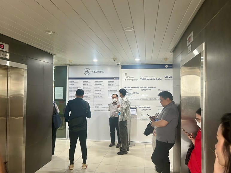 Nộp hồ sơ xin visa ở đâu
